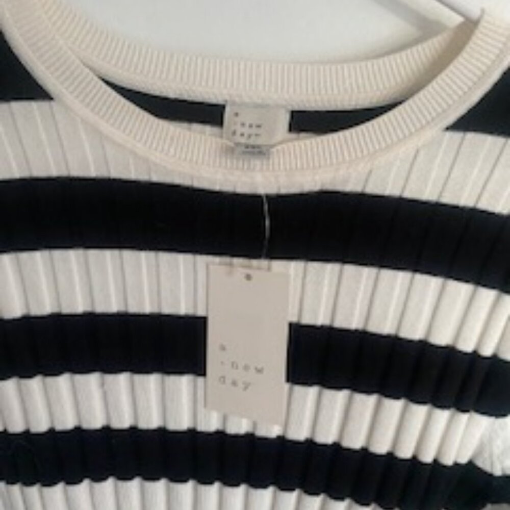 A New Day Striped Ribbed Sweater NWT Black & White - Picture 4 of 6